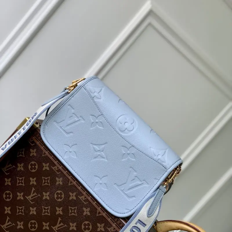 M46846 24x15x9cm High Quality Bags - Image 3