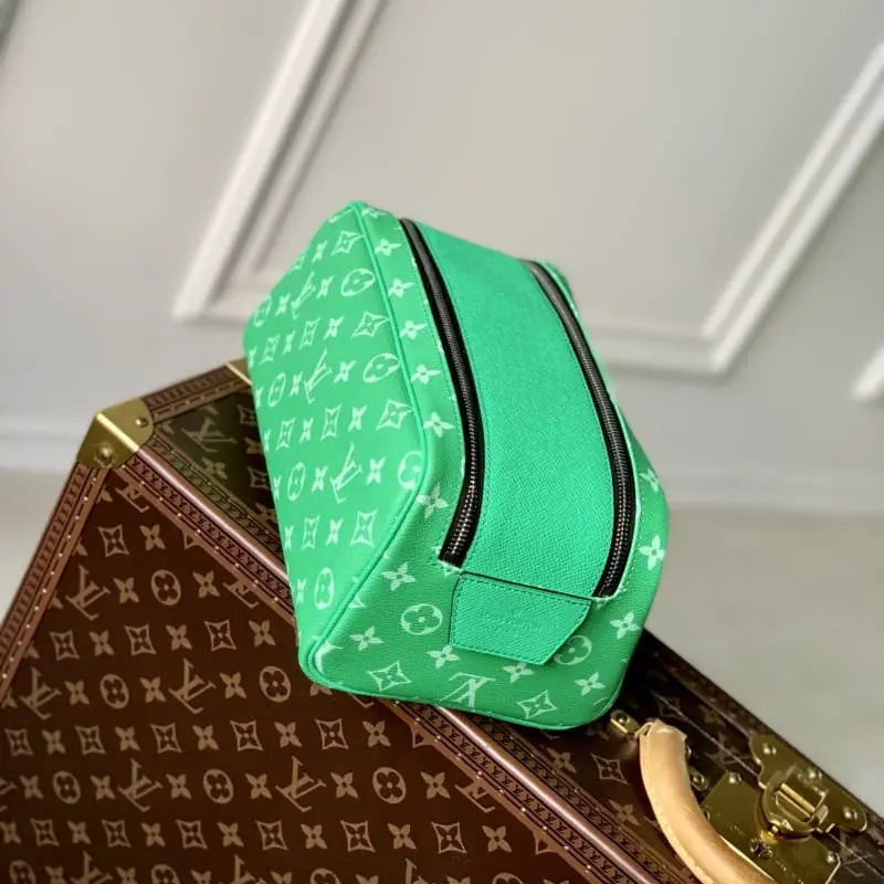 M31037 Green 28x16x13cm High Quality Bags - Image 4