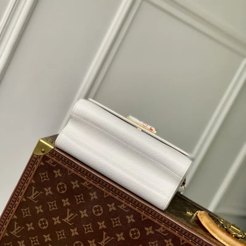 M13678 White 16x8x23cm High Quality Bags - Image 4