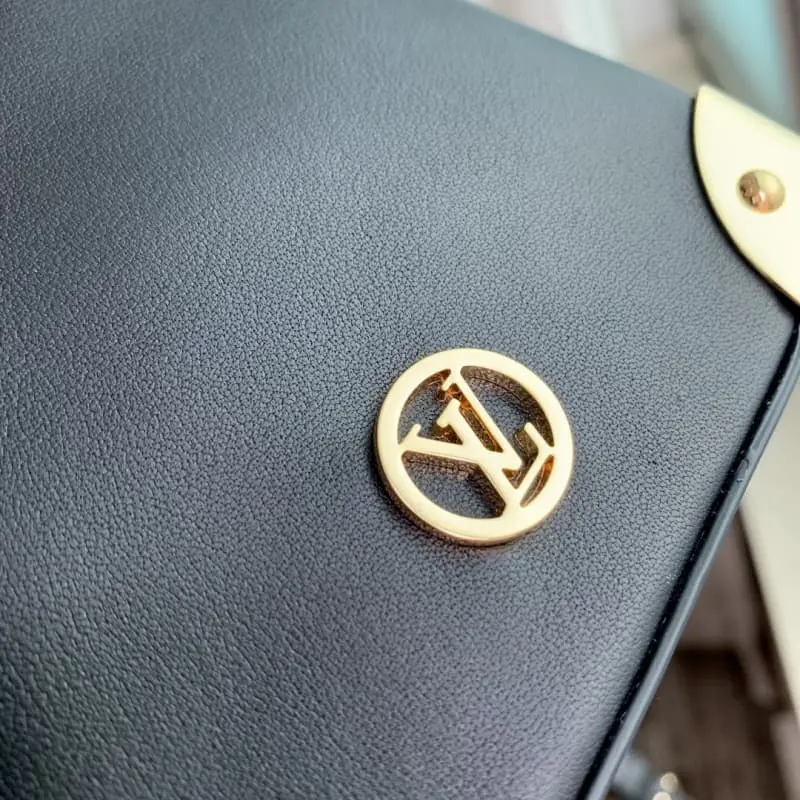 M82886 Black 11.5x11.5x11.5cm High Quality Bags - Image 4