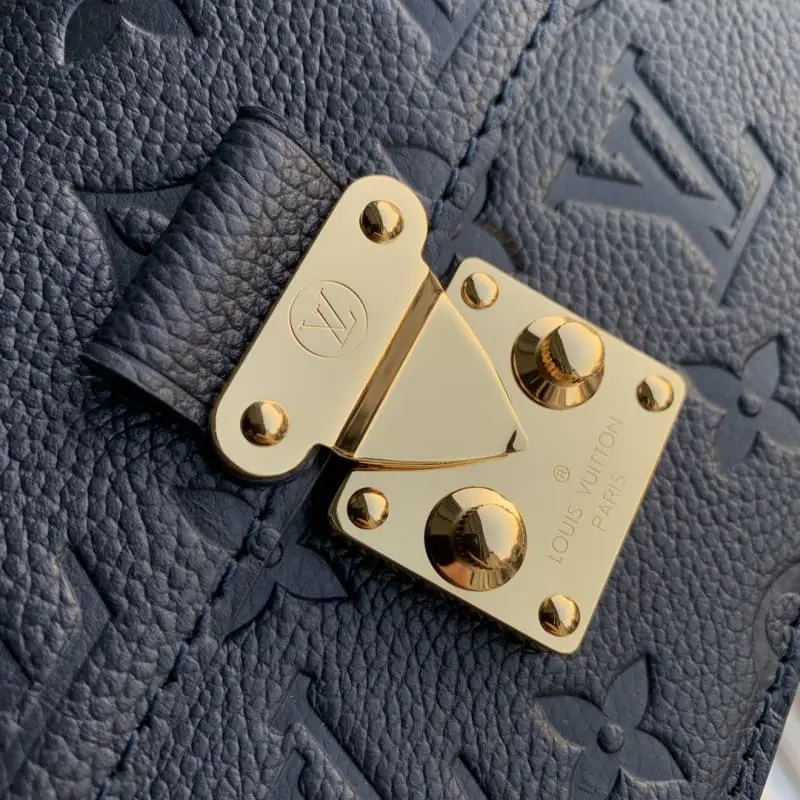 M82671 blue 22x15x5.5cm High Quality Bags - Image 4