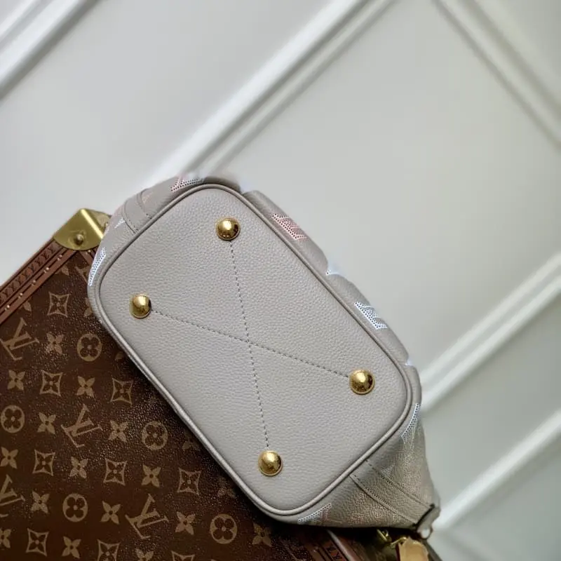 M23758 20x20x12.5cm High Quality Bags - Image 4