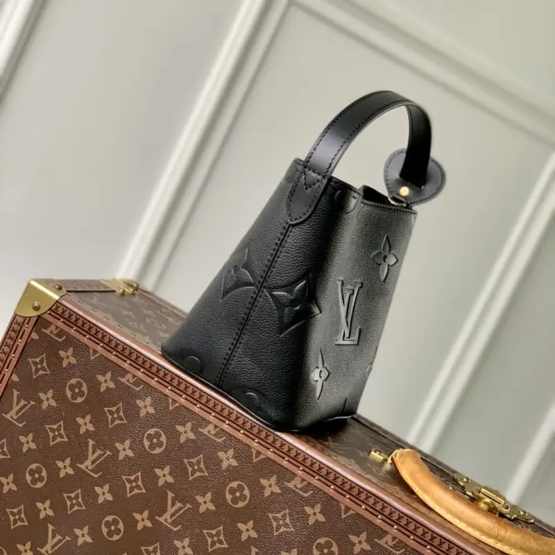 M13480 18x12x16cm High Quality Bags - Image 4