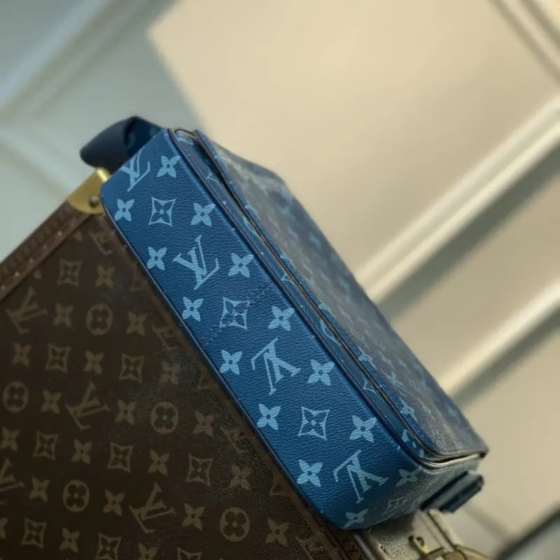 M23785 Blue 26x20x7cm High Quality Bags - Image 4