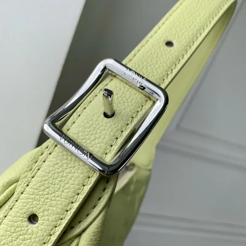 M82425 Green 20.5x11x5cm High Quality Bags - Image 4