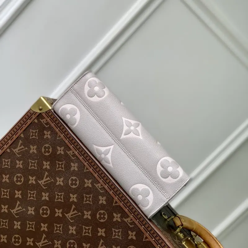 M14213 13x10x25cm High Quality Bags - Image 4