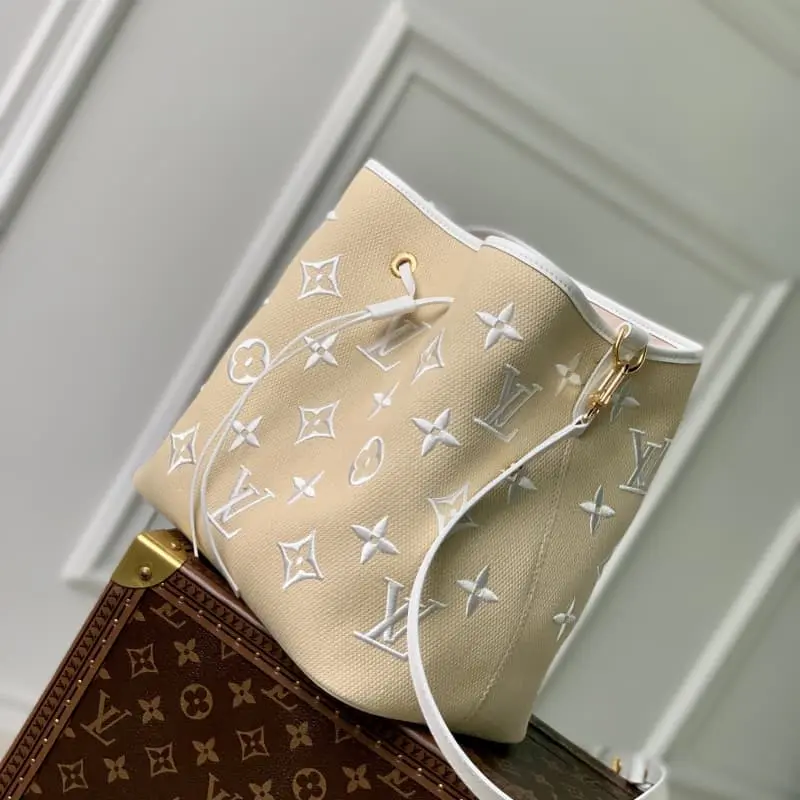 M23080 White 26x26x17.5cm High Quality Bags - Image 4