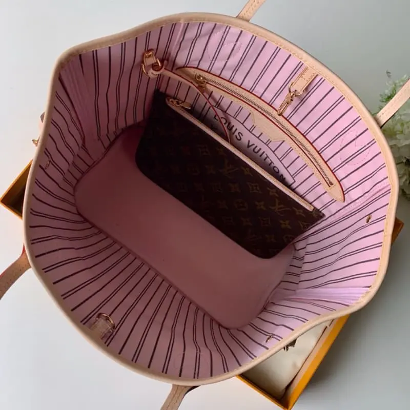 M50366 32x29x17cm High Quality Bags - Image 4