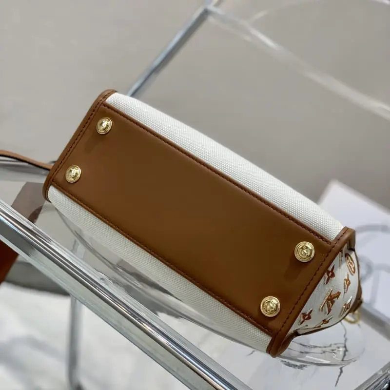 M95505 25x20x12cm High Quality Bags - Image 4