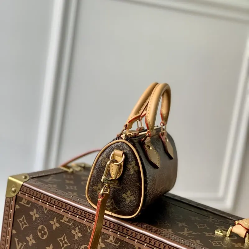 M81085 16x11x9cm High Quality Bags - Image 3