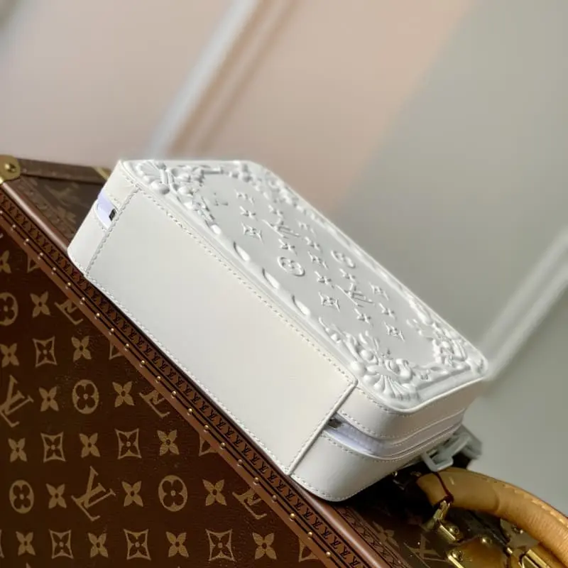 M21833 White 21.5x15x7cm High Quality Bags - Image 4