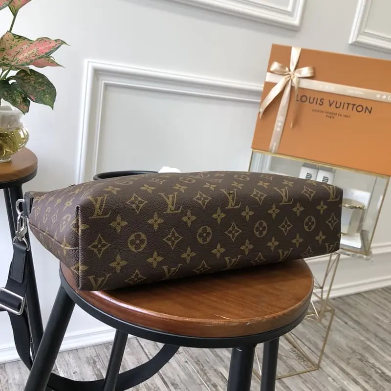 N61288 32x40x9cm High Quality Bags - Image 4