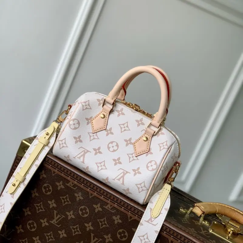 M24474 White Flower 18x12.5x11cm High Quality Bags - Image 3