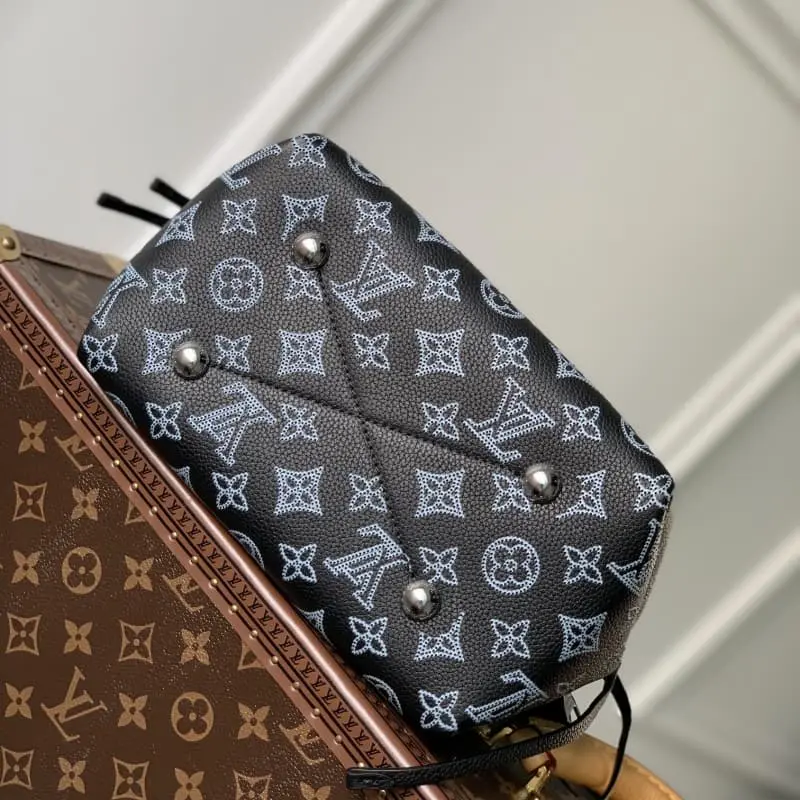 M59200 Black 32x23x13cm High Quality Bags - Image 4