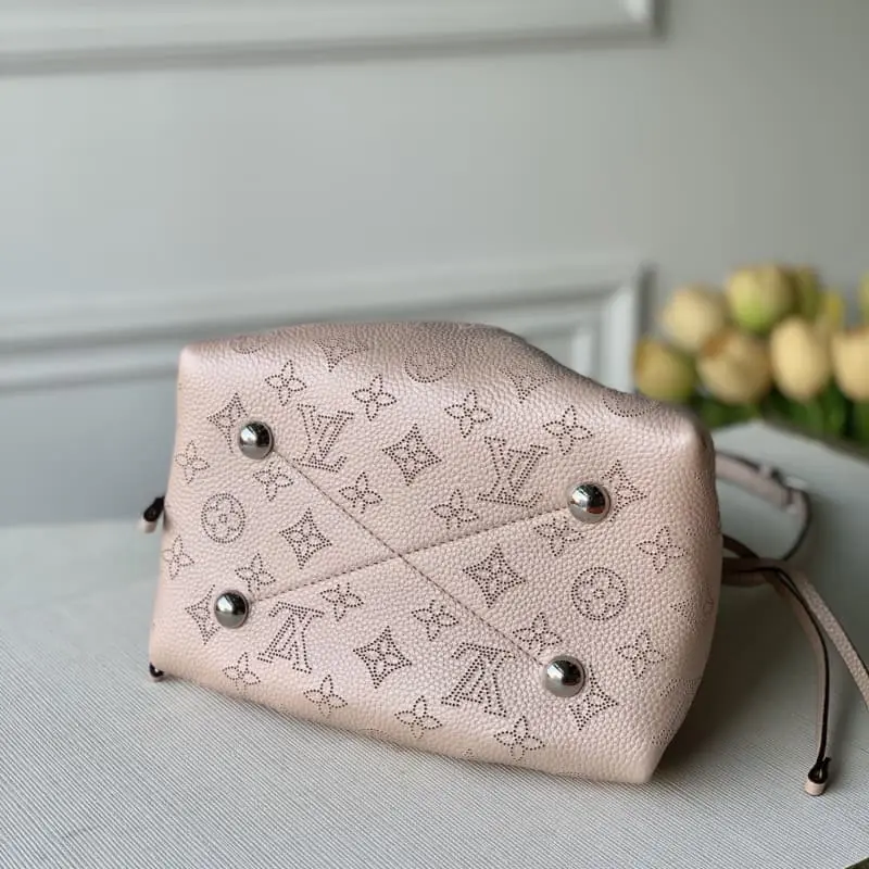 M58792 Shell powder 19x22x14cm High Quality Bags - Image 3