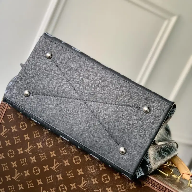 M53188 35x40x17cm High Quality Bags - Image 4