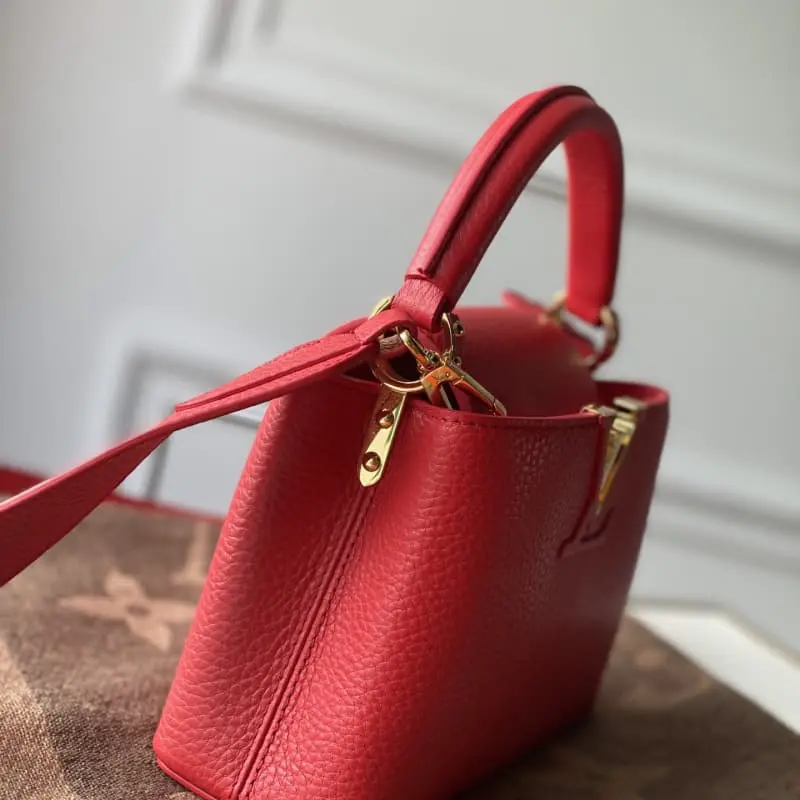 M56845 Red 21x14x8cm High Quality Bags - Image 3