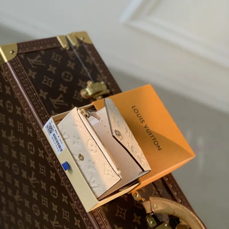 M82344 White (embossed) 12x9.5x1.5cm High Quality Bags - Image 3