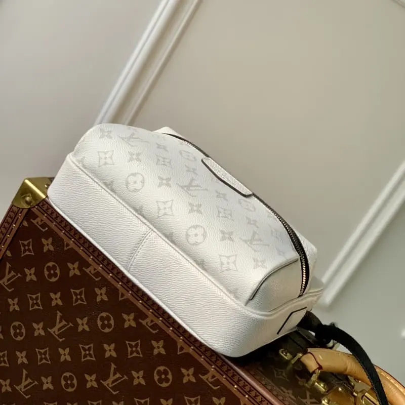 M30873 26x20x10.5cm High Quality Bags - Image 4