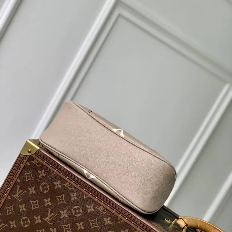 M13224 16x9.5x29cm High Quality Bags - Image 4