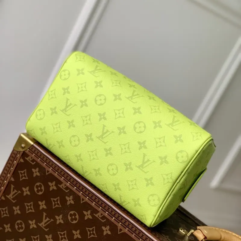 M10144 28x15x16.5cm High Quality Bags - Image 4