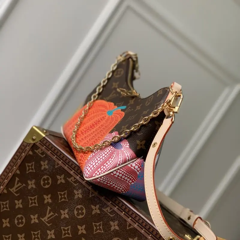 M46470 29x16x9.5cm High Quality Bags - Image 4