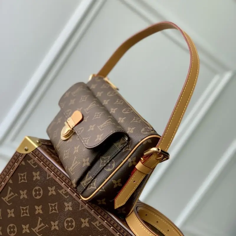 M60006 27x10x15cm High Quality Bags - Image 4