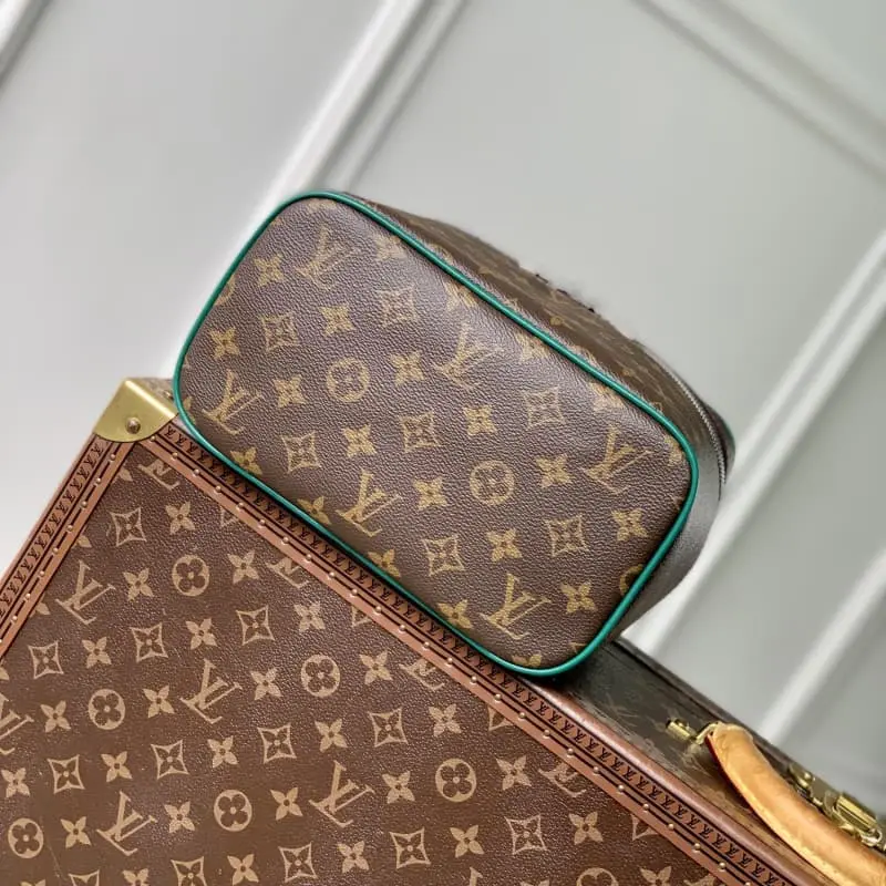 M12267 Green 18x14.5x24cm High Quality Bags - Image 4