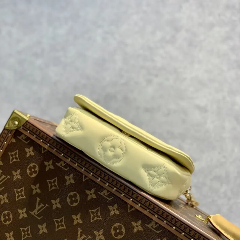 M81400 20x12x6cm High Quality Bags - Image 4