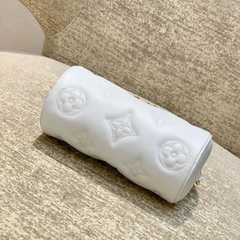 M59827 20x10x10cm High Quality Bags - Image 4