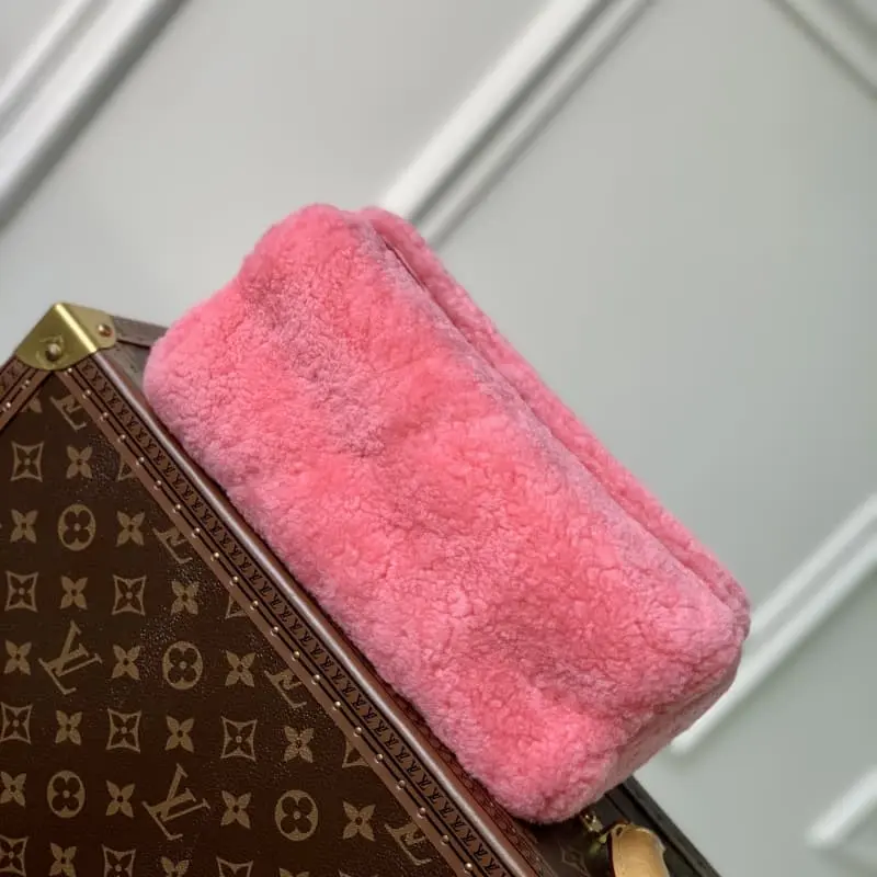 M21320 23x17x9.5cm High Quality Bags - Image 4