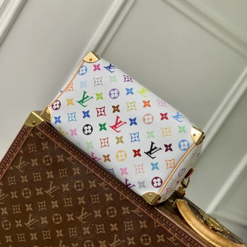 M13085 19x15x25cm High Quality Bags - Image 4