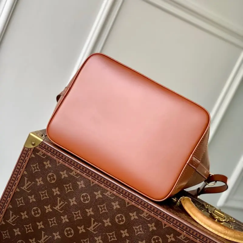 M24932 27x33x20cm High Quality Bags - Image 4