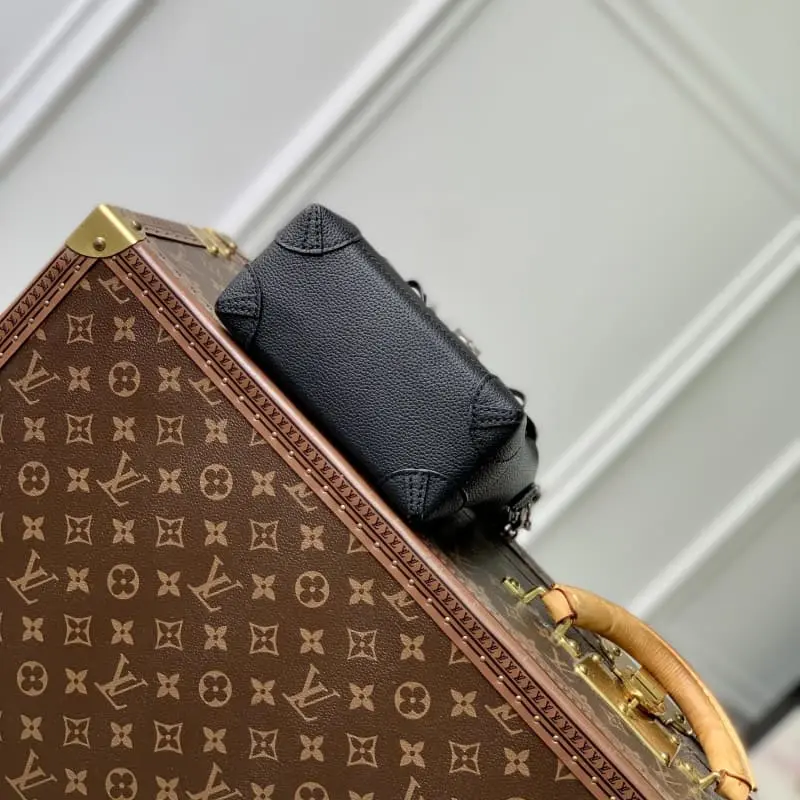 M11637 16.5x20x8.5cm High Quality Bags - Image 4