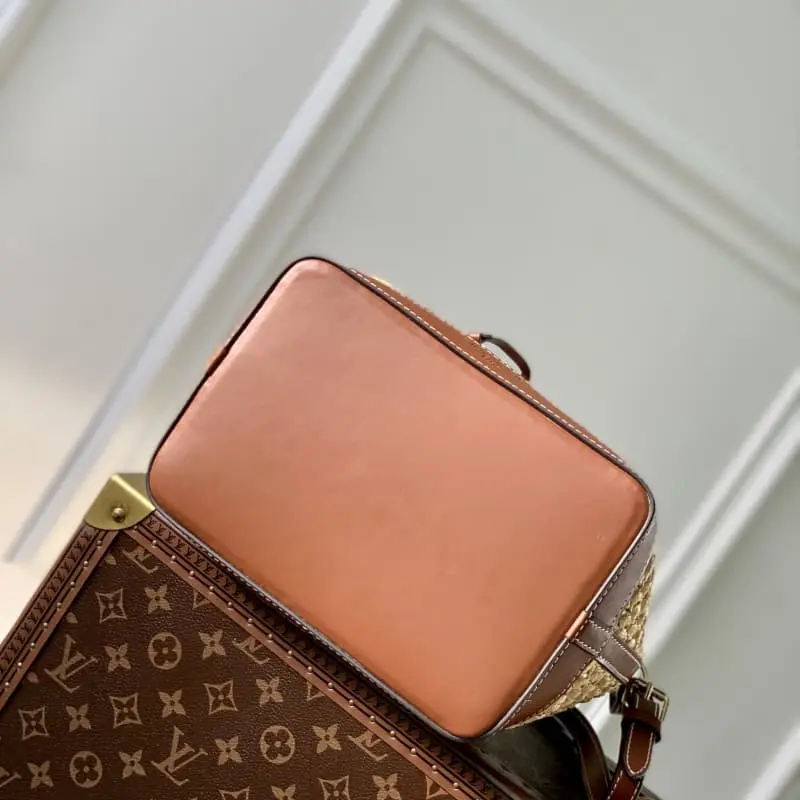 M24722 HH155 22x24x15cm High Quality Bags - Image 5