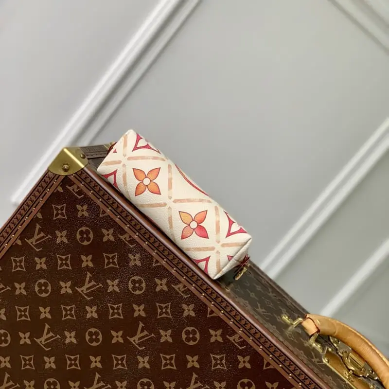 M11239 HH21 1 19x12x6cm High Quality Bags - Image 4