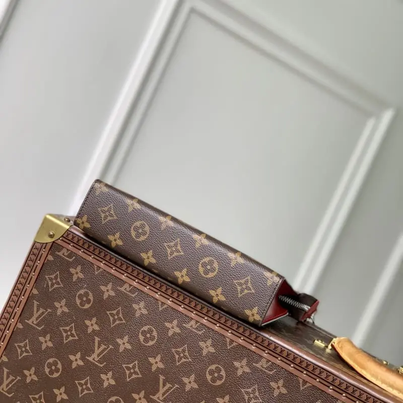 M81124 Red 18.5x11x6.5cm High Quality Bags - Image 4