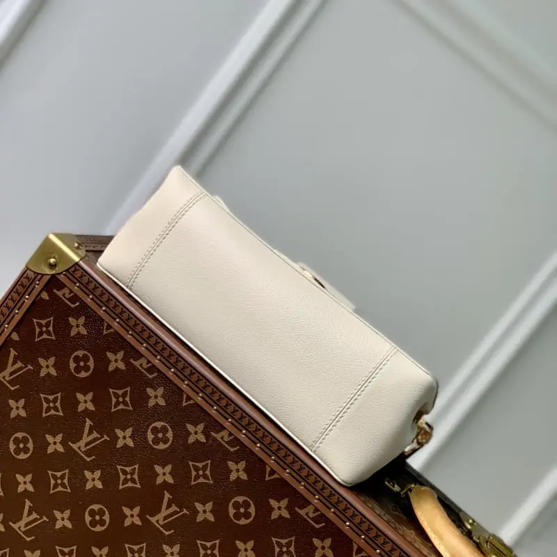 M25050 24x17x9cm High Quality Bags - Image 4