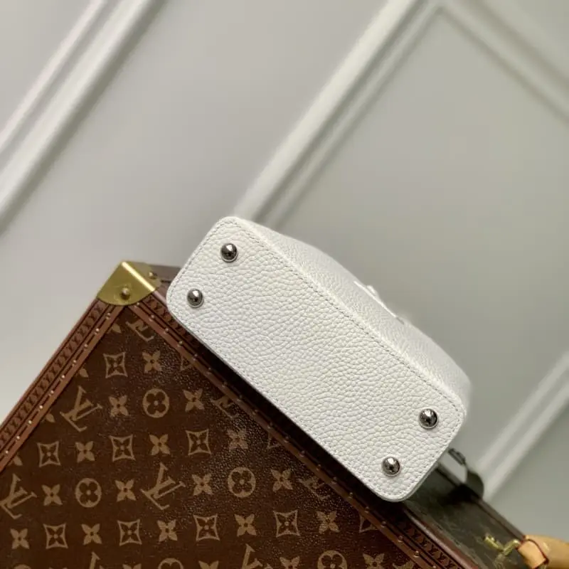 M81409 White 21x14x8cm High Quality Bags - Image 4