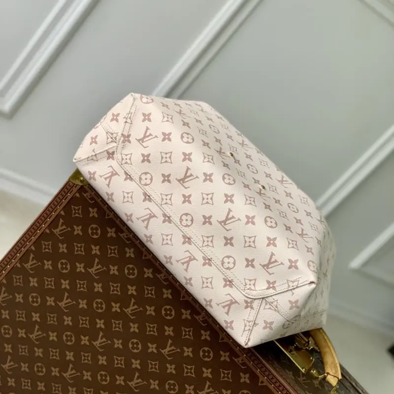 M24409 34x34x13.5cm High Quality Bags - Image 4