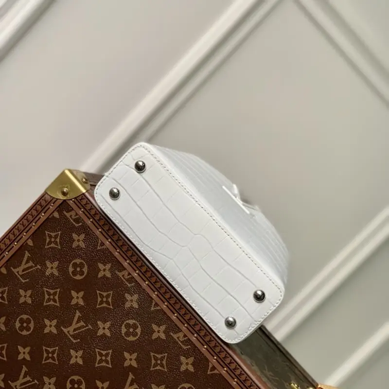 M48865 WhiteMini 21x14x8cm High Quality Bags - Image 4