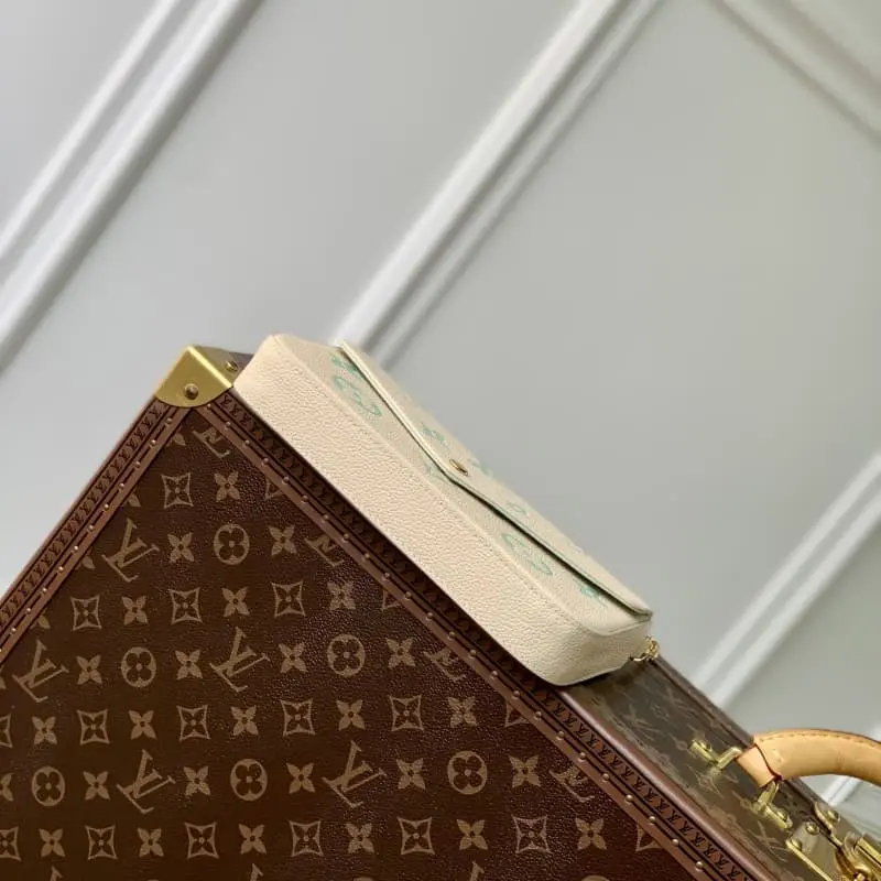 M69977 S2 21x12x3cm High Quality Bags - Image 4