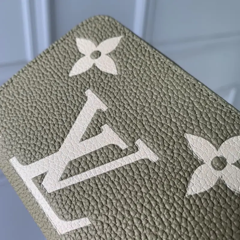 M82448 Grass Green (Silk Screen) 11x8.5x2cm High Quality Bags - Image 4