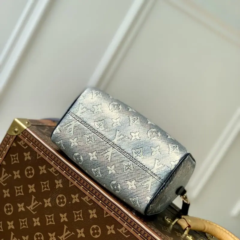 M23069 20.5x13.5x12cm High Quality Bags - Image 4