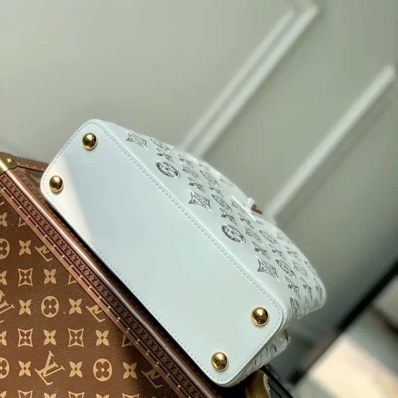 M22863 Embroidery White 27x18x9cm High Quality Bags - Image 4