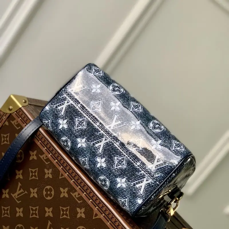 M23069 20.5x13.5x12cm High Quality Bags - Image 4