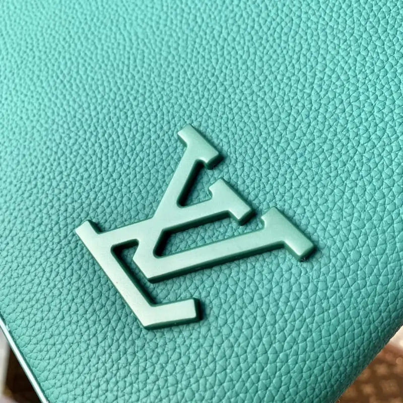 M82271 Green 30x22x5cm High Quality Bags - Image 4