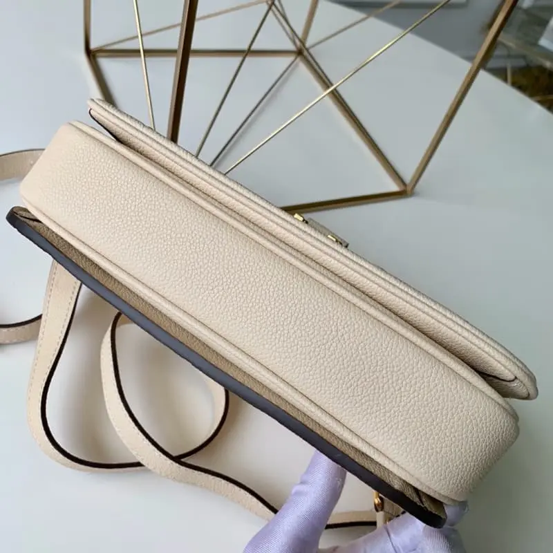 M44738 S1 25x19x7cm High Quality Bags - Image 4