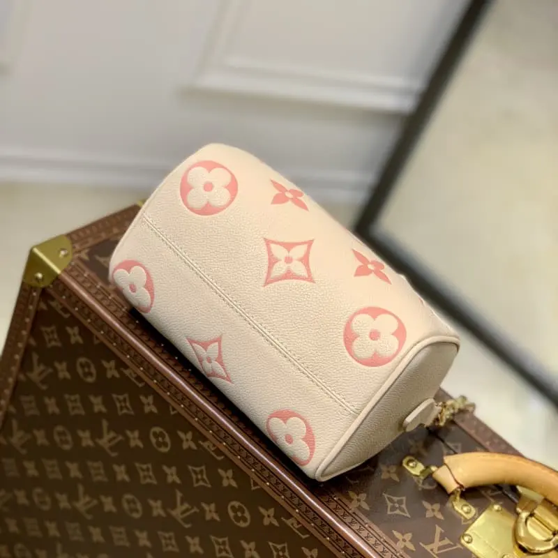 M46397 20.5x13.5x12cm High Quality Bags - Image 4