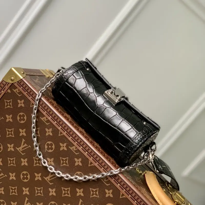 M57835 19x9x9cm High Quality Bags - Image 4